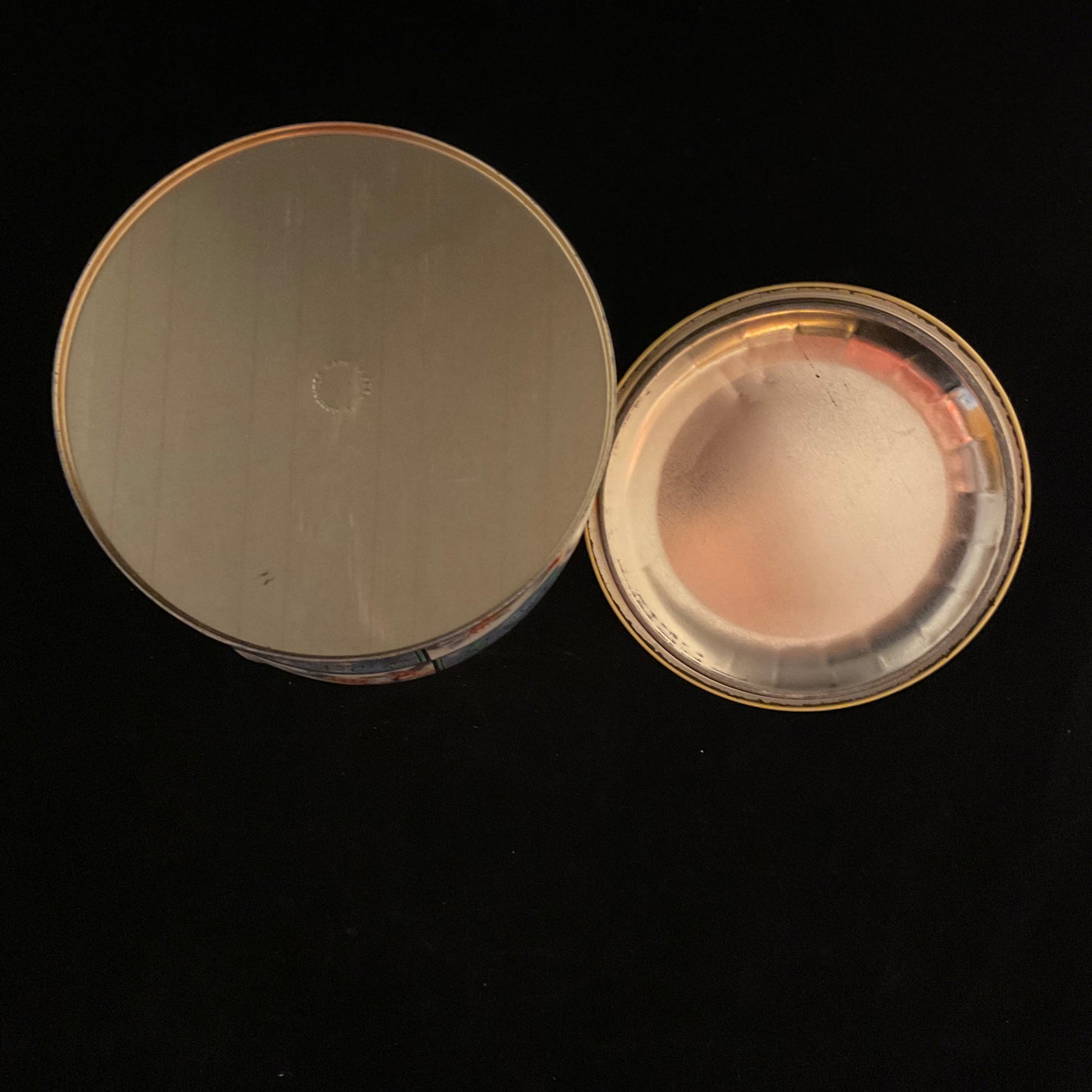 Engelsk blikdåse med låg