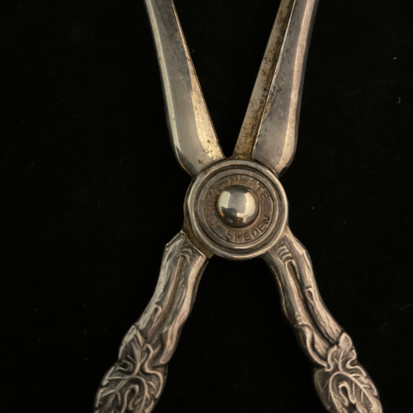 Vintage druesaks, Bruna Plate, Sweden, forsølvet med vinrankemotiv