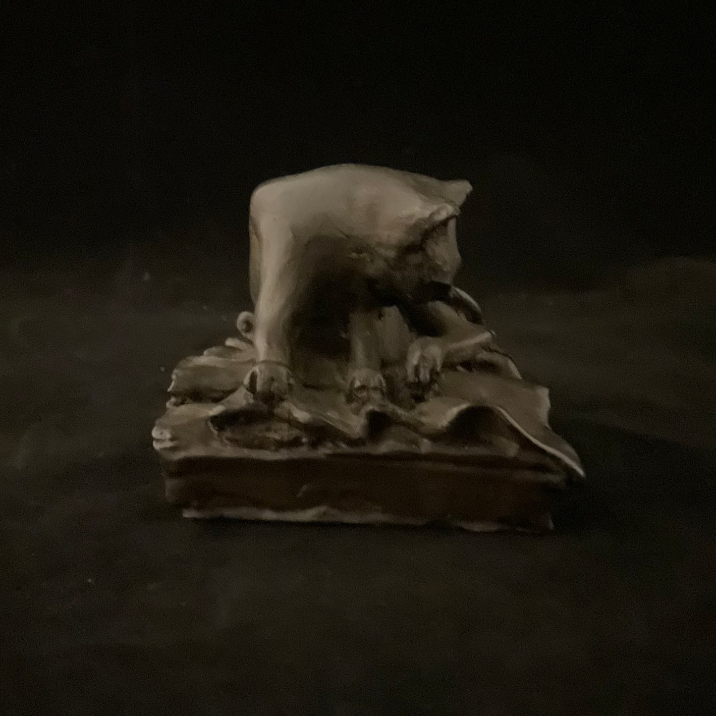 Katteskulptur af Susan James