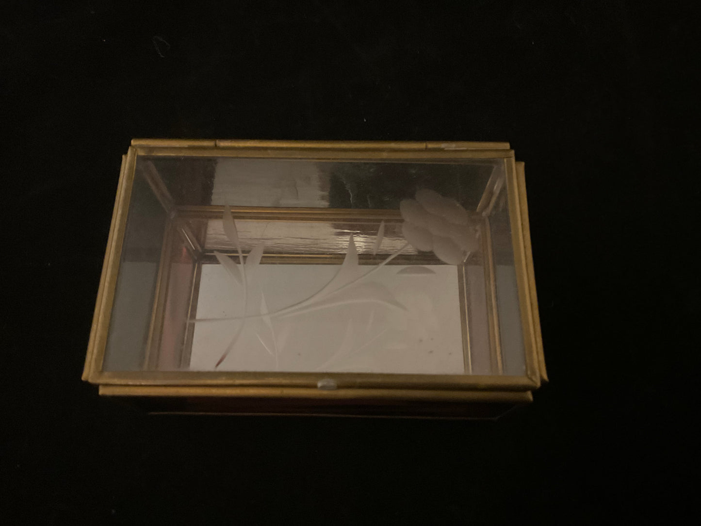 Vintage skrin i lilla glas og messing