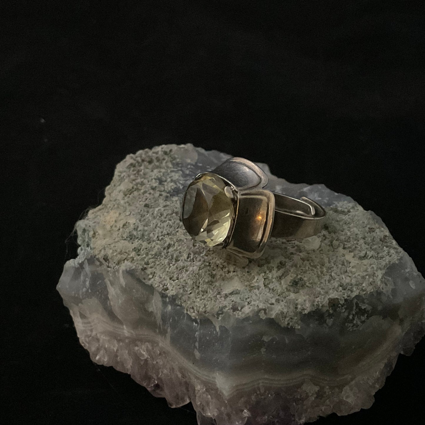 Vintage sølvring med stor facetsleben sten – Karl Laine for Alton (1956)