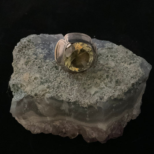 Vintage sølvring med stor facetsleben sten – Karl Laine for Alton (1956)