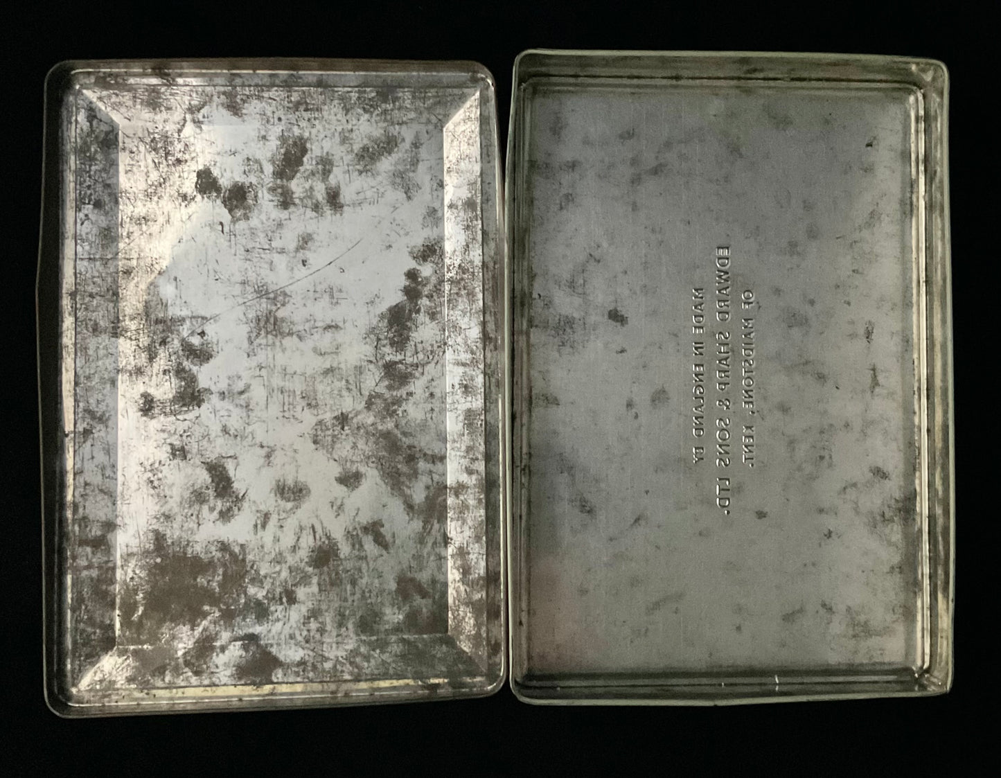 Vintage blikdåse med motiv af  Dronning Elizabeth II.