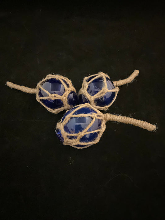 Sæt med tre blå små, men smukke, glaskugler/fiskerflåd.