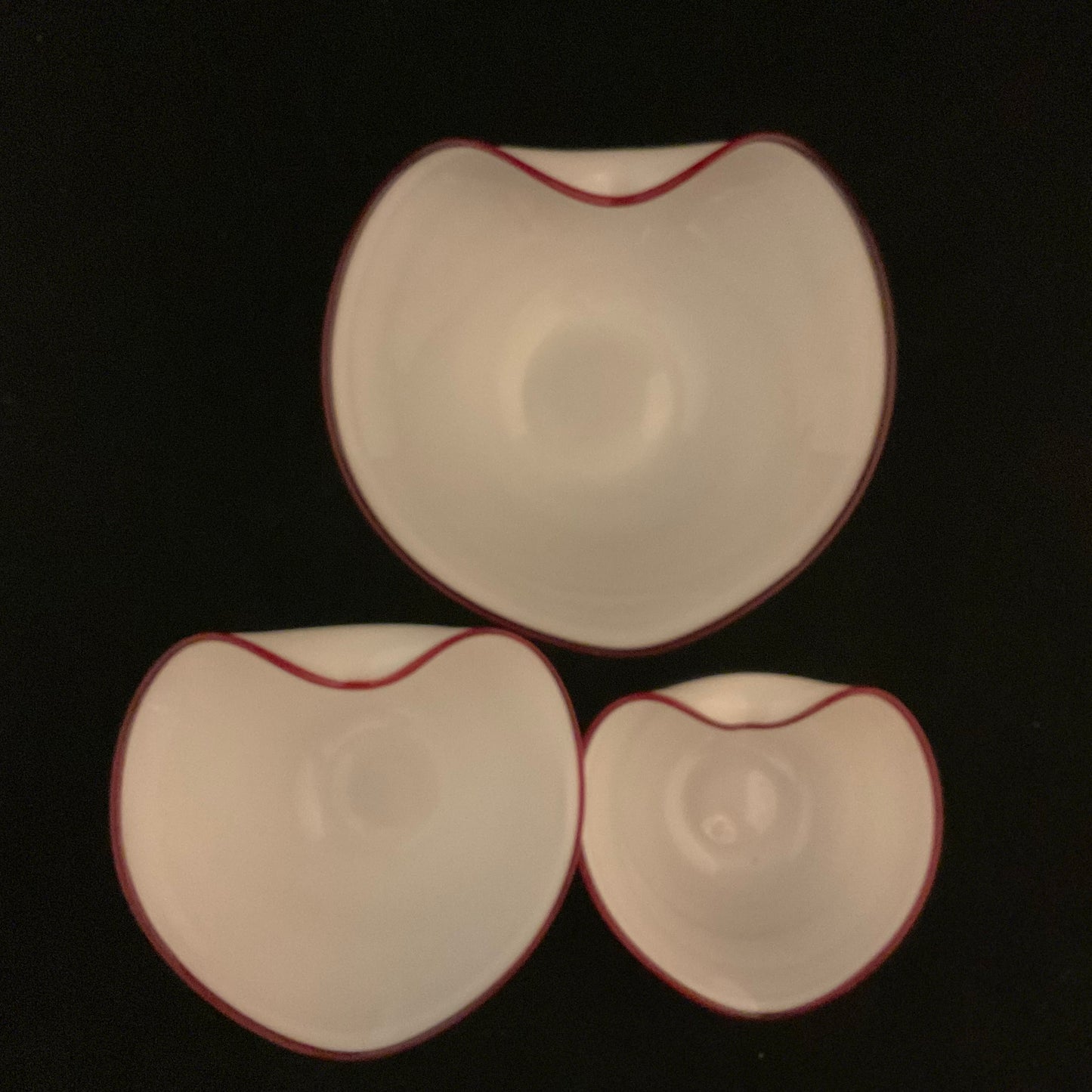 Sæt med tre skønne hjerteskåle